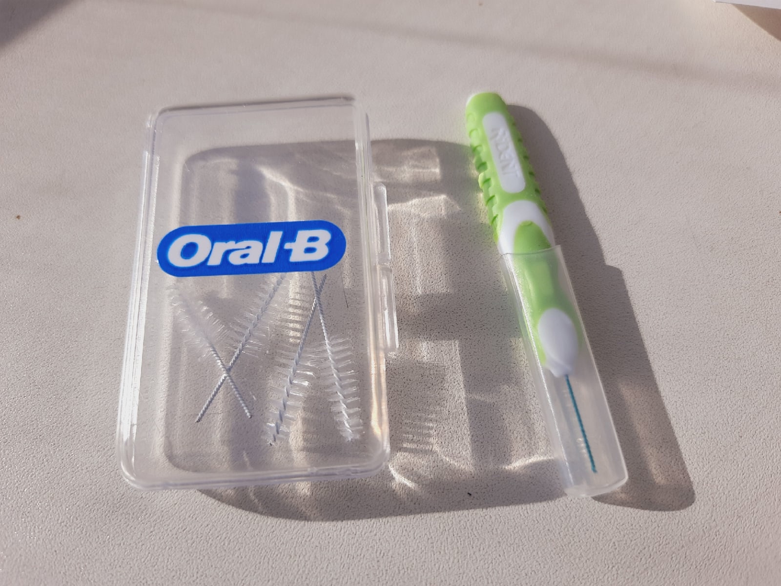 набор ершиков для чистки между зубов и брекетов