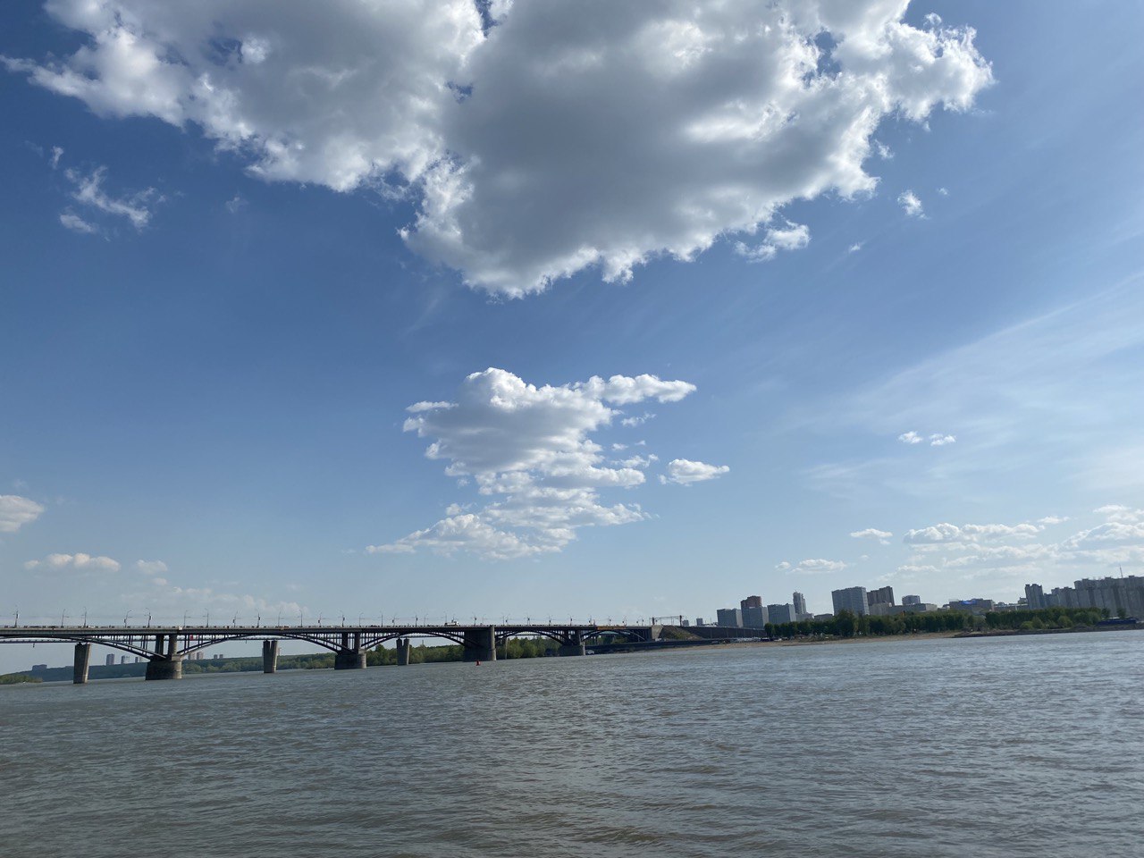 вид на левый берег Новосибирска