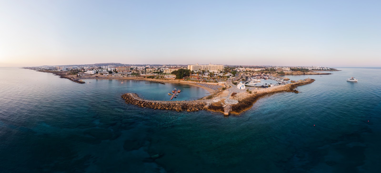 Айя-Напа — курортный город на Кипре><meta itemprop=